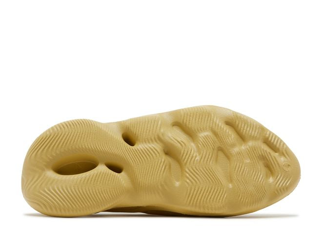 YEEZY FOAM RUNNER SULFUR