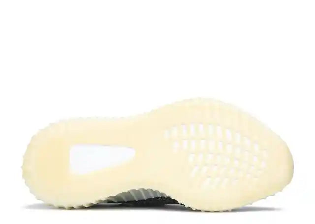 YEEZY 350 V2 OG CARBON