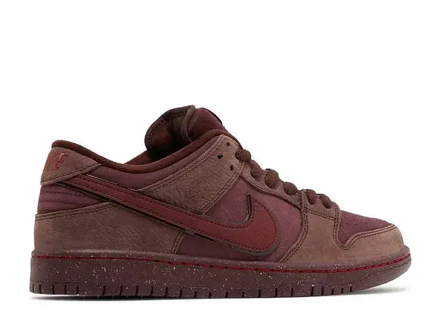 SB DUNK LOW CITY OF LOVE BURGUNDY CRUSH