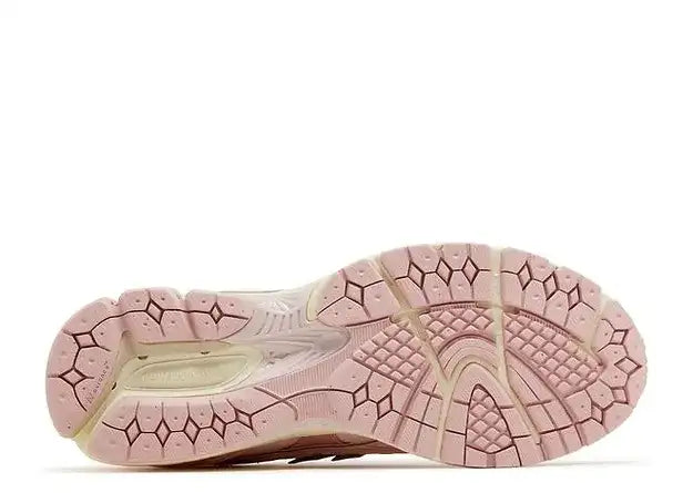 NEW BALANCE 1906U LUNAR NEW YEAR SHELL PINK