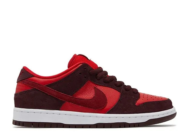 SB DUNK LOW CHERRY