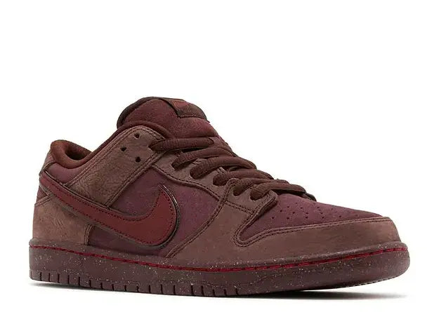 SB DUNK LOW CITY OF LOVE BURGUNDY CRUSH
