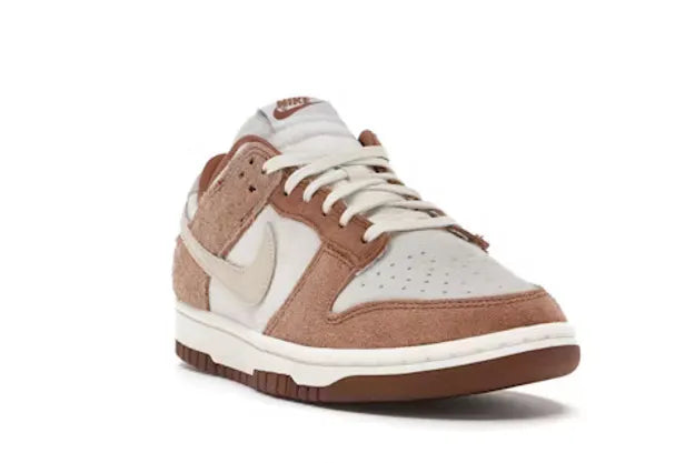 DUNK LOW MEDIUM CURRY
