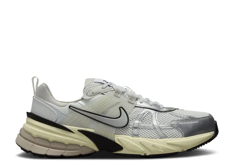 NIKE V2K RUN SUMMIT WHITE METALLIC SILVER
