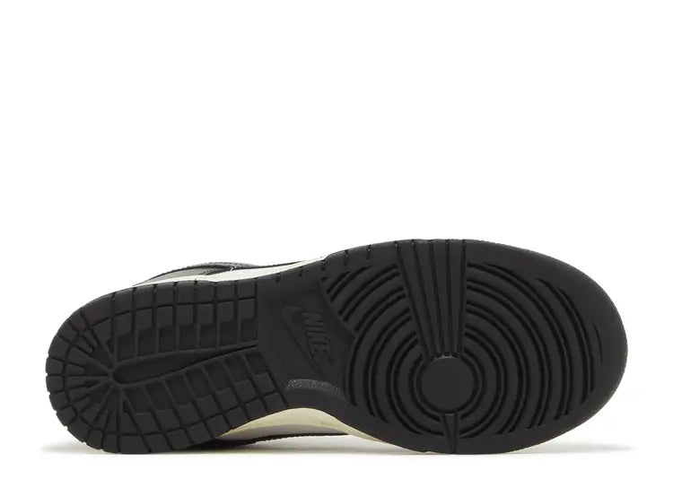 NIKE DUNK LOW VINTAGE PANDA
