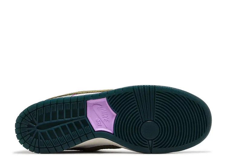 NIKE SB DUNK LOW ALEXIS SABLONE CHAMELEON