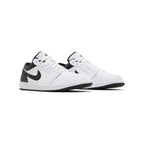 JORDAN 1 LOW BLACK WHITE