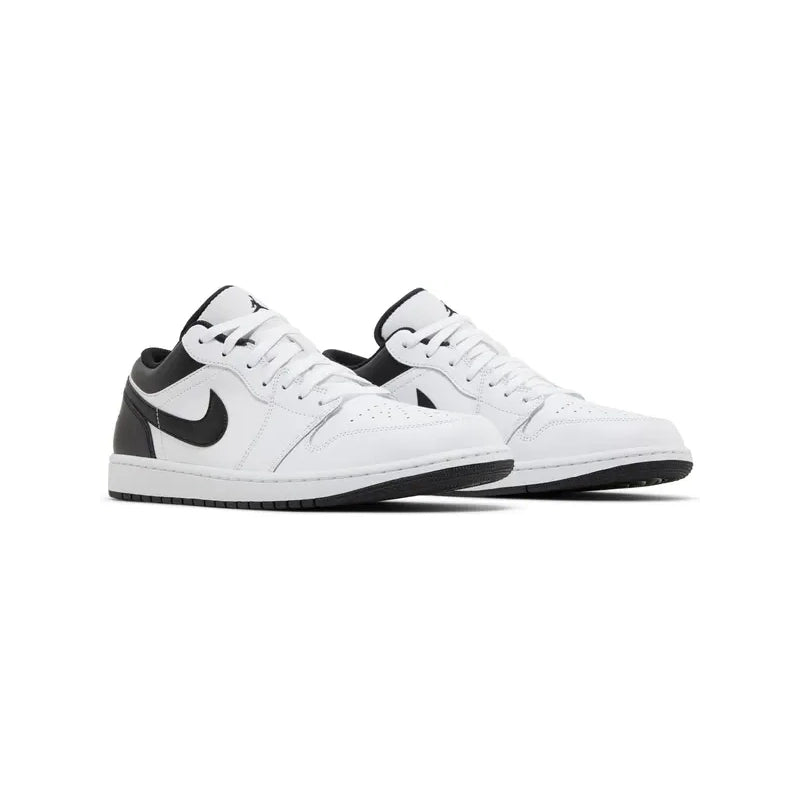 JORDAN 1 LOW BLACK WHITE