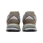 NEW BALANCE 2002R POUCH CASTLE GREY