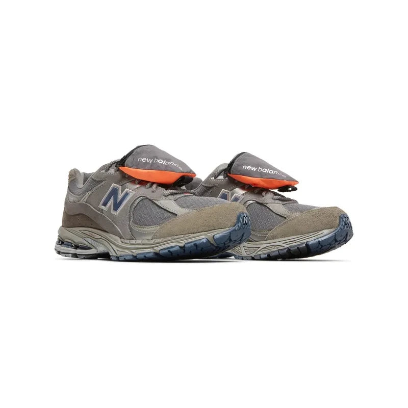 NEW BALANCE 2002R POUCH CASTLE GREY