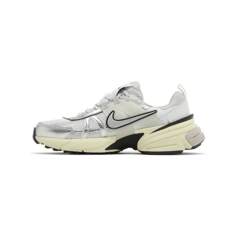 NIKE V2K RUN SUMMIT WHITE METALLIC SILVER