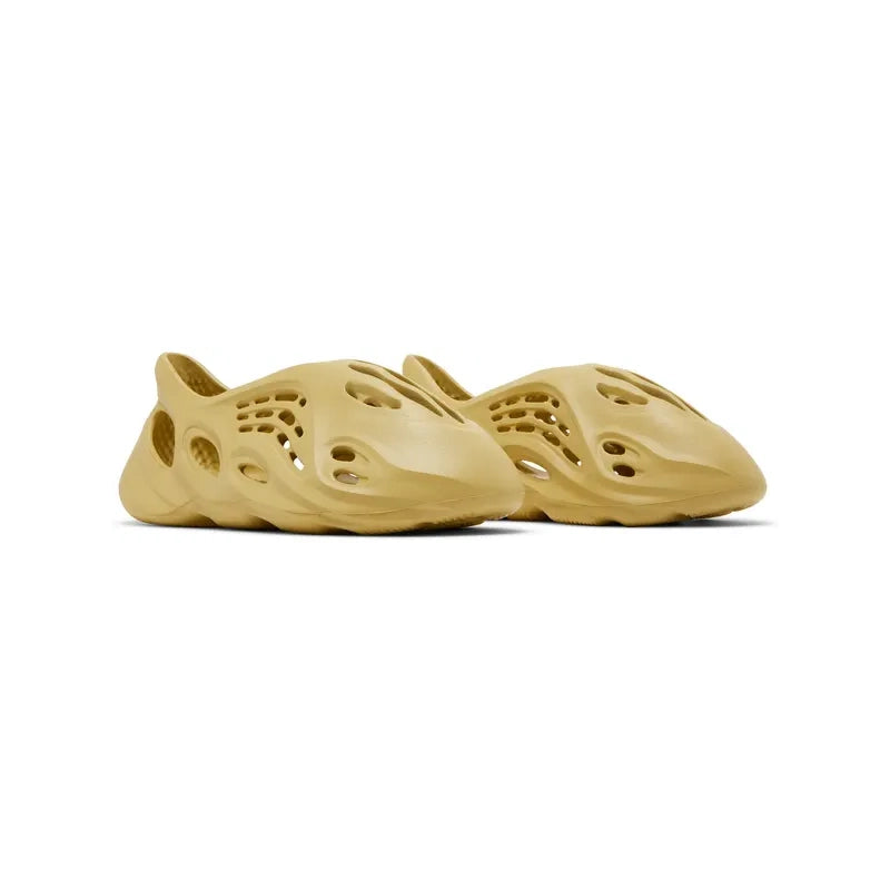 YEEZY FOAM RUNNER SULFUR