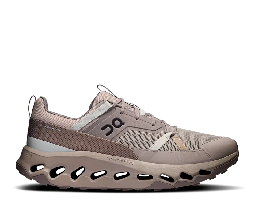 ON RUNNING CLOUDHORIZON FOG DESERT