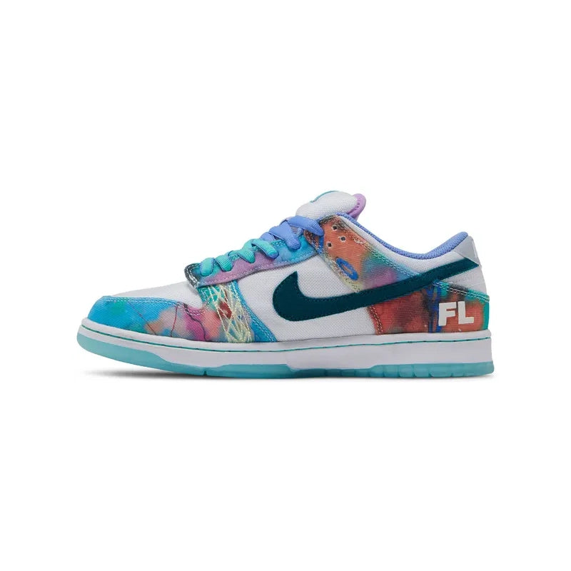 SB DUNK LOW FUTURA BLEACHED AQUA