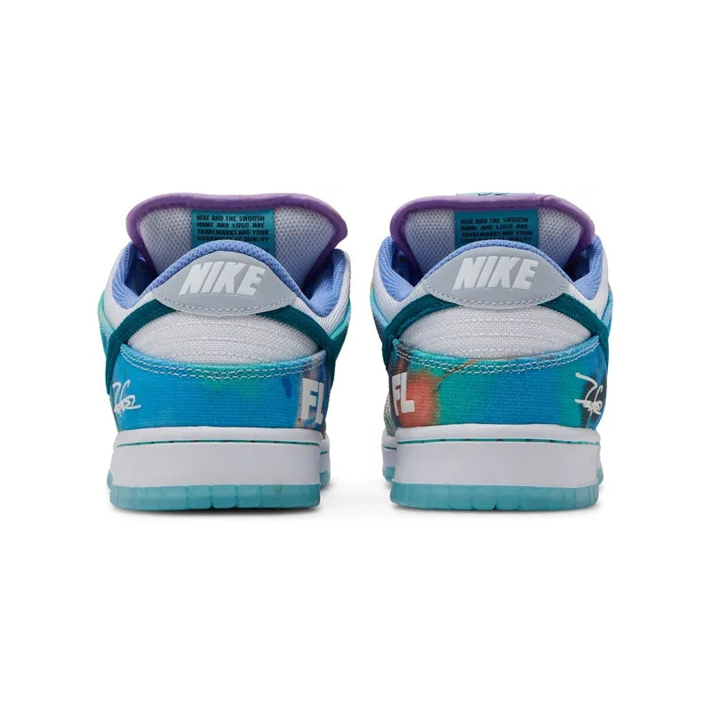 SB DUNK LOW FUTURA BLEACHED AQUA