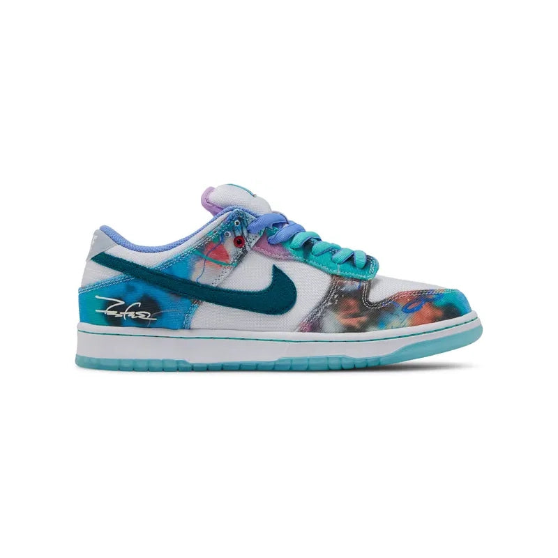 SB DUNK LOW FUTURA BLEACHED AQUA