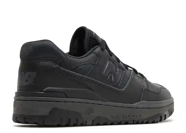NEW BALANCE 550 TRIPLE BLACK