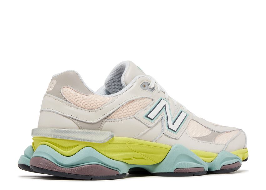 NEW BALANCE 9060 MOONBEAM VINTAGE ROSE
