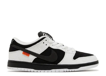 SB DUNK LOW TIGHTBOOTH