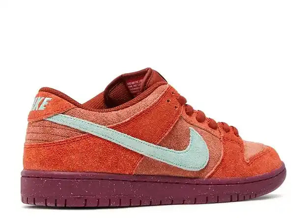 SB DUNK LOW MYSTIC RED